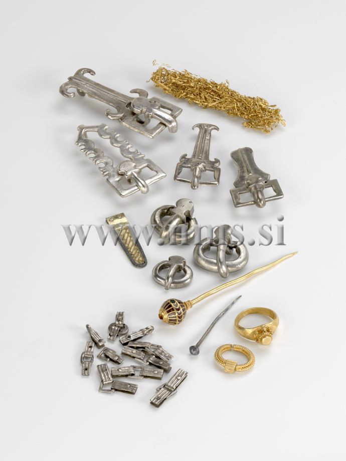Jewellery and parts of garnets